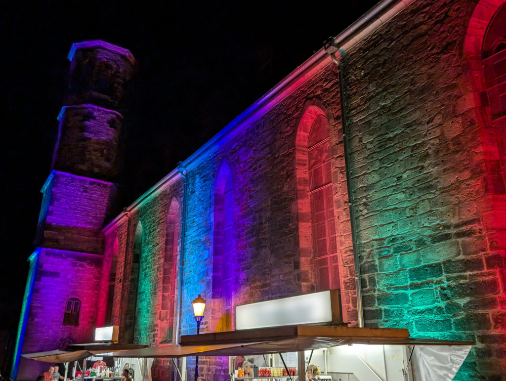 Bunte Kirche beim Kuba Fest in Arnstadt